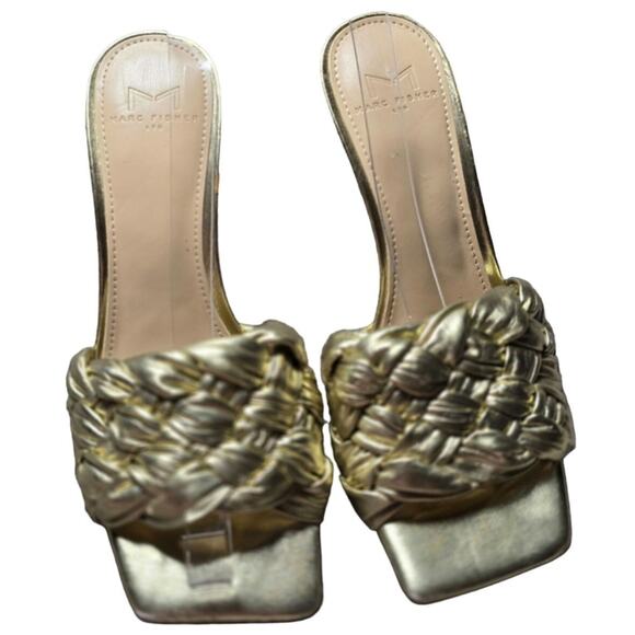 MARC Fisher Draya Heels Gold size 6 new with imperfections - Picture 1 of 9